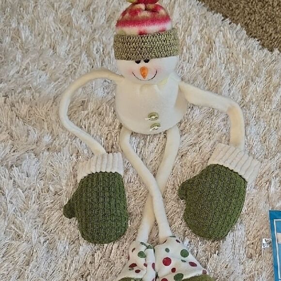 Hobby Lobby Other - Snowman Plush Green Mittens decor home accessories accent apt unisex